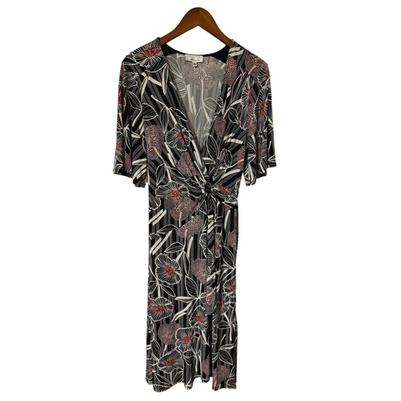 Bold Robbie Bee Plus Mod Floral Print Textured Wrap Dress Size M (Fits Like 1X) - Picture 4 of 7